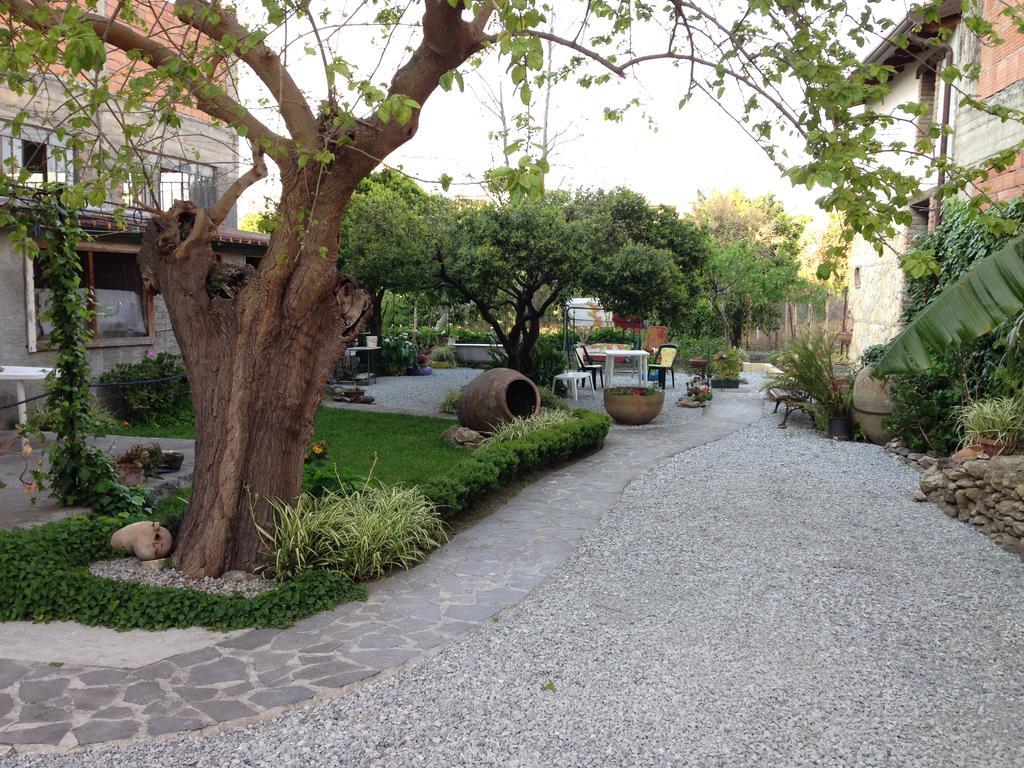 B&B Mar Tirreno Barcellona-Pozzo di Gotto Exteriör bild