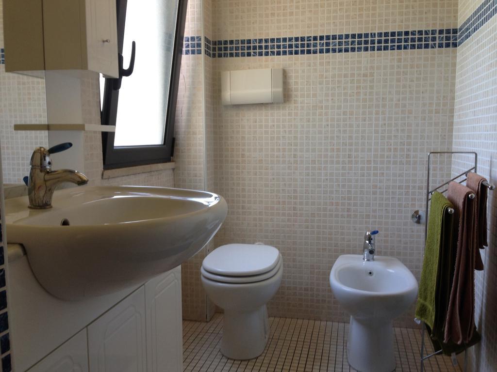 B&B Mar Tirreno Barcellona-Pozzo di Gotto Rum bild