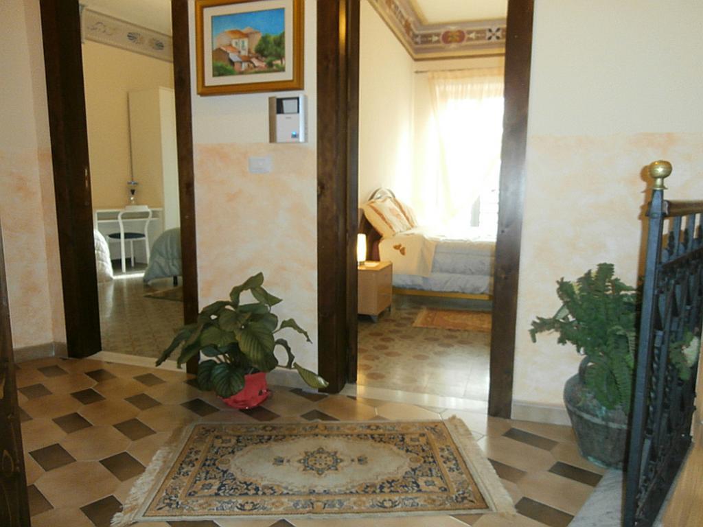 B&B Mar Tirreno Barcellona-Pozzo di Gotto Exteriör bild