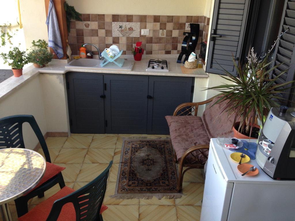 B&B Mar Tirreno Barcellona-Pozzo di Gotto Exteriör bild